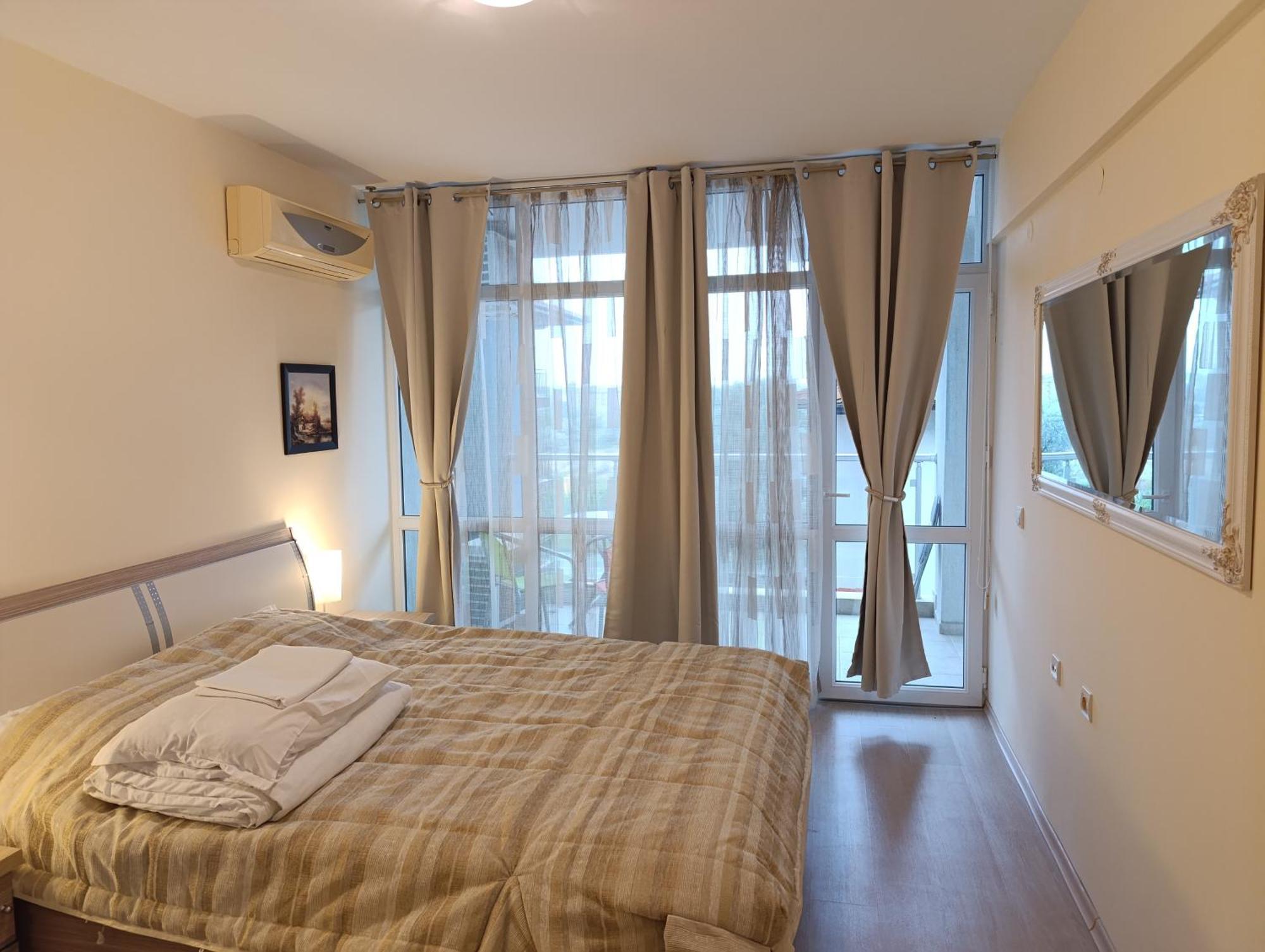 Sun City Apartments Slântsjev Brjag Eksteriør bilde