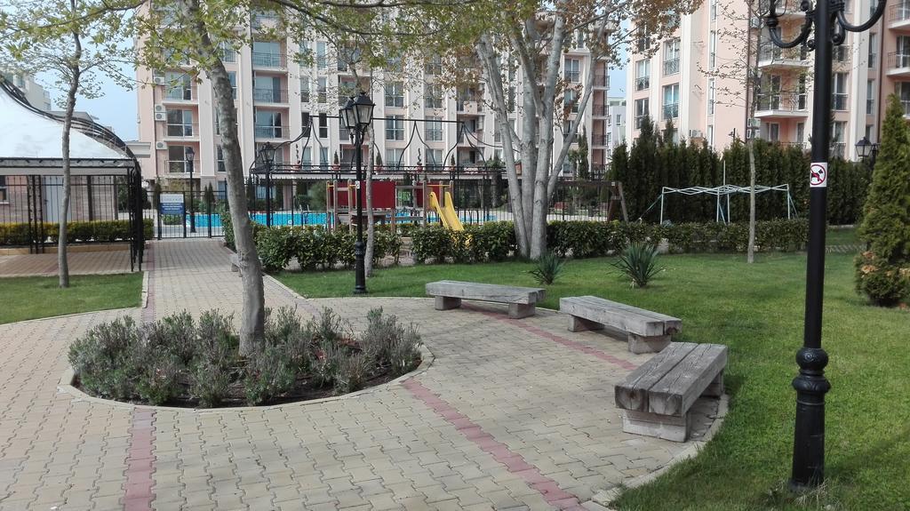 Sun City Apartments Slântsjev Brjag Eksteriør bilde